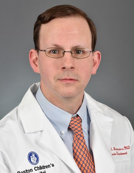 Headshot of Michael Hernandez