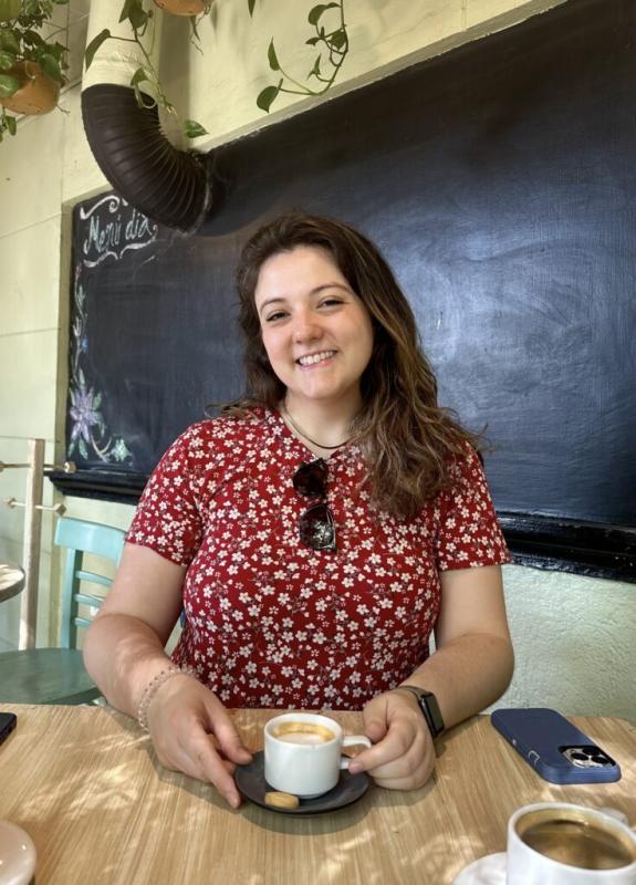 Manon Masson at a coffeeshop