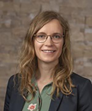 Rebekka Vogelgsang headshot